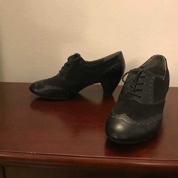 Heels - Hush Puppies - Size 8 - Picture 2 of 2